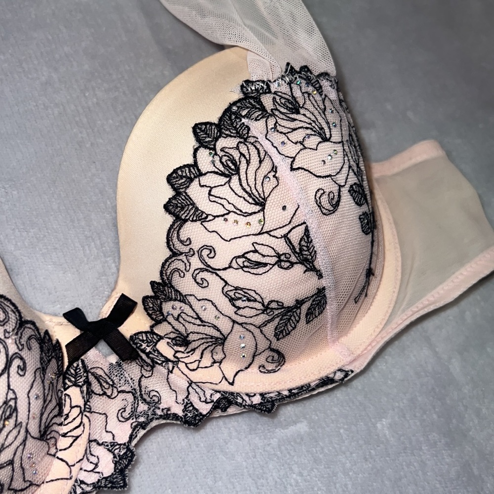 Victoria Secret Dream Angels Demi Bra 36B - Picture 3 of 6